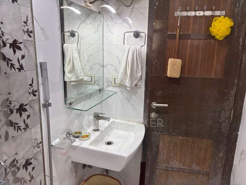 4 BHK Flat In Trishala Apartment Dadar East For Sale  In Dadar