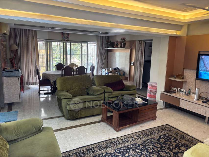 4 BHK Flat In Trishala Apartment Dadar East For Sale  In Dadar