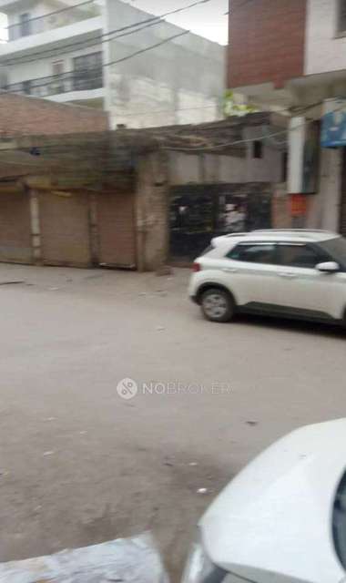 Shop in Rohini Sector 4, Delhi for Rent 