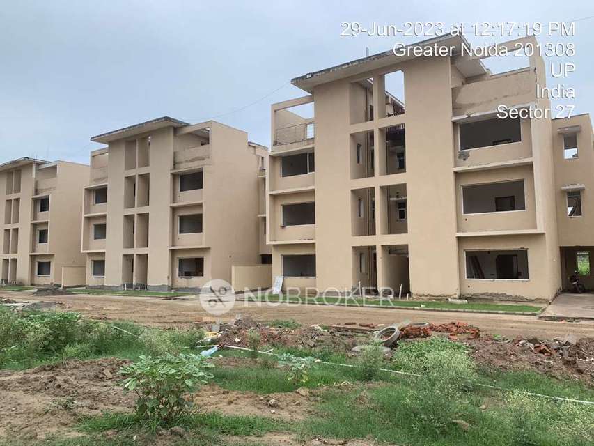 Shop in Sector 27, Greater_noida for sale 