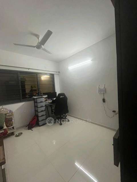 2 BHK Flat In Amanora Gold Towers For Sale  In  Amanora Park Town, Pune