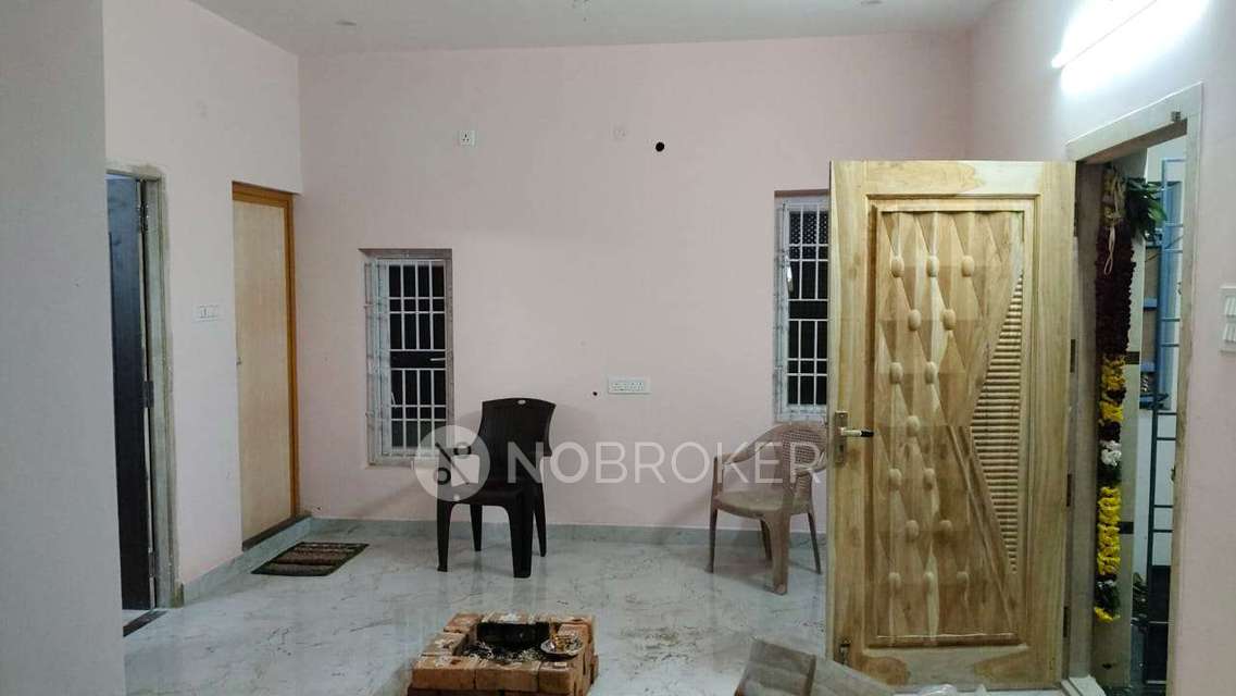 2 BHK House for Rent  In Mudichur Attacompany