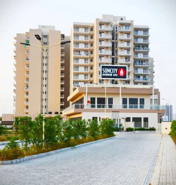 2 BHK Flat In Sun City For Sale  In Sector 102