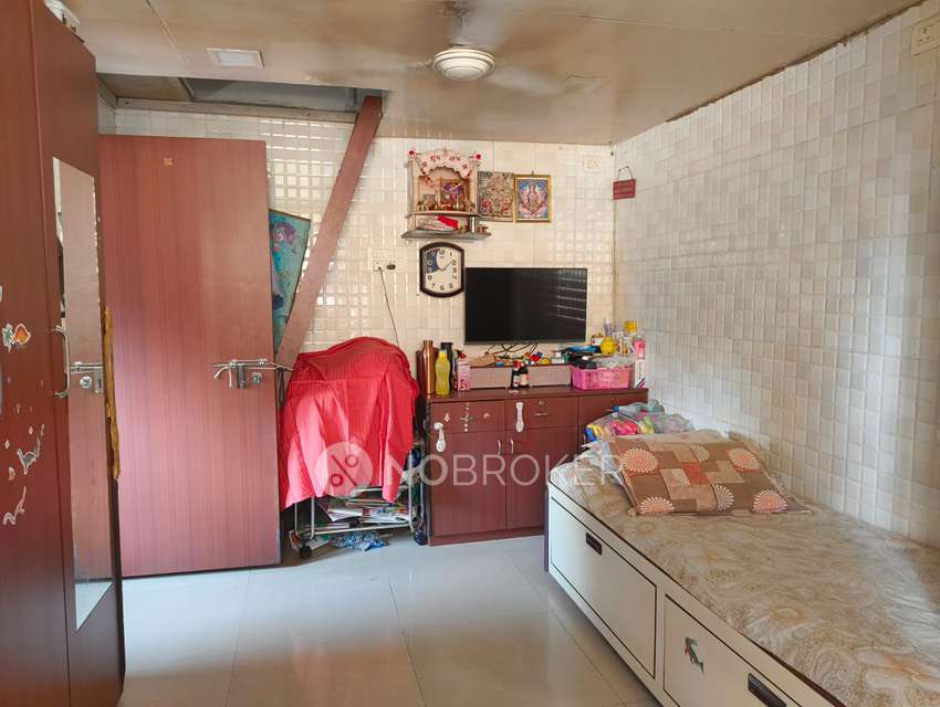 1 RK House for Rent  In Lower Parel