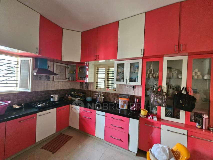 4+ BHK Flat In Akshaya Nilayam For Sale  In Amruthahalli