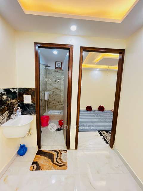 3 BHK Flat In Ramesh Park Laxmi Nagar for Rent  In Abdullah Masjid