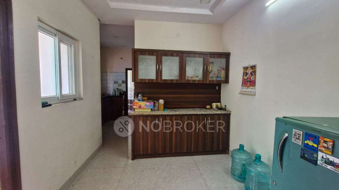 Single Room for Female In 2 BHK  In Lakshmi Nilayam  In Kondapur 