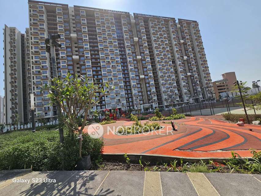 Shared Room for  In 3 BHK  In Godrej  Boulewall In Manjari Khurd