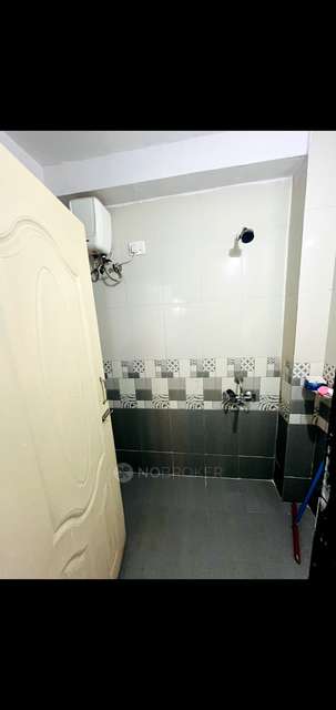 Shared Room for Male In 1 BHK  In Vastu Heights Complex, Goregaon West In Goregaon West