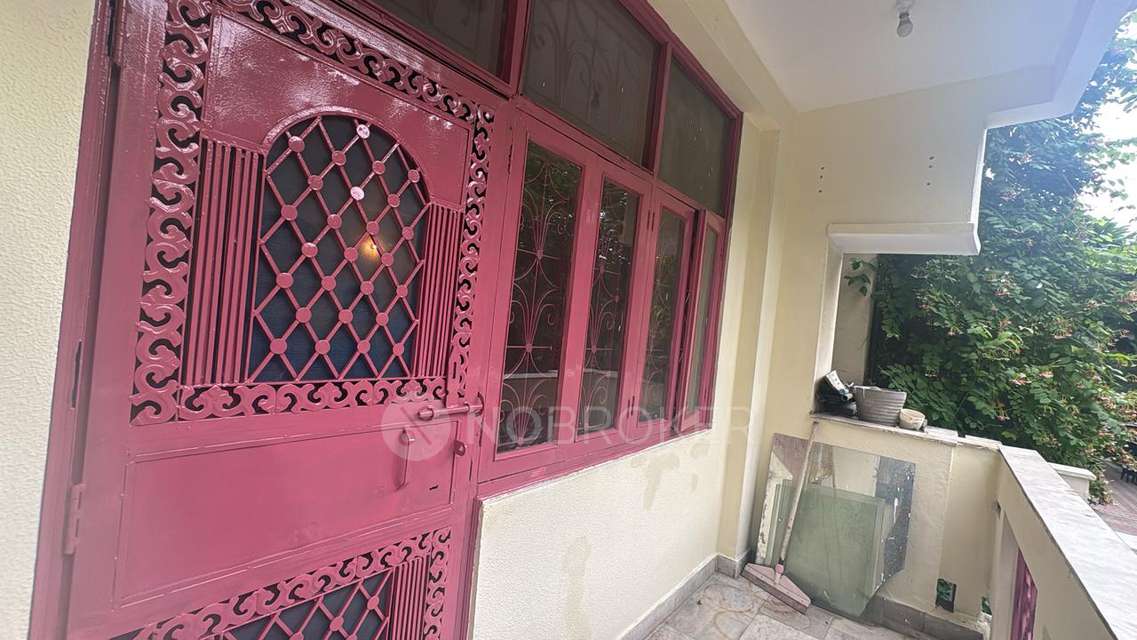 2 BHK Flat In Parsvnath Majestic, Indirapuram for Rent  In Indirapuram