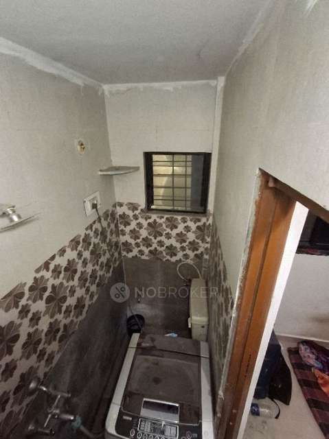 Shared Room for Male In 1 BHK  In Devkar Building, Nisarg Society,walhekarwadi,akurdi In 12657, Renuka Tulsi Society, Walhekarwadi, Gurudwara Colony, Chinchwad, Pimpri Chinchwad, Pimpri-chinchwad, Maharashtra 411033, India