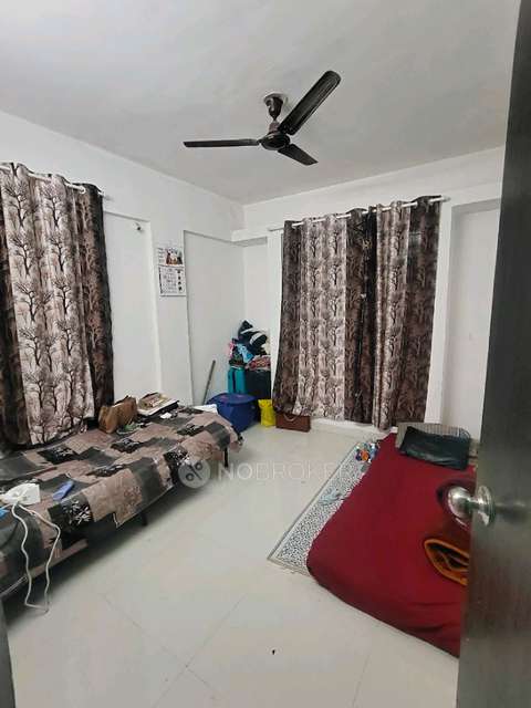 Single Room for Female In 2 BHK  In Ratnashilp Apartment In Bavdhan