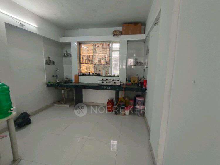 Single Room for Female In 2 BHK  In Ratnashilp Apartment In Bavdhan