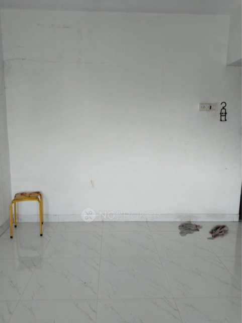 2 BHK Flat In Vrindavan Radha Chs For Sale  In Naigaon East