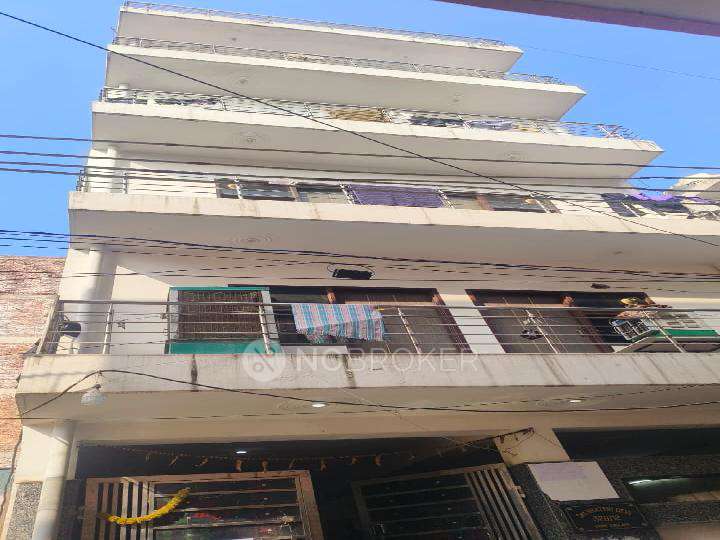 1 RK Flat In Dhillon Residency for Rent  In Sector 33
