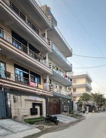 PG for Boys in  Sector 63 A