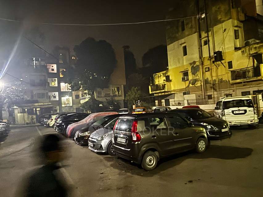 2 BHK Flat In Sg Pocket  For Sale  In Dilshad Garden