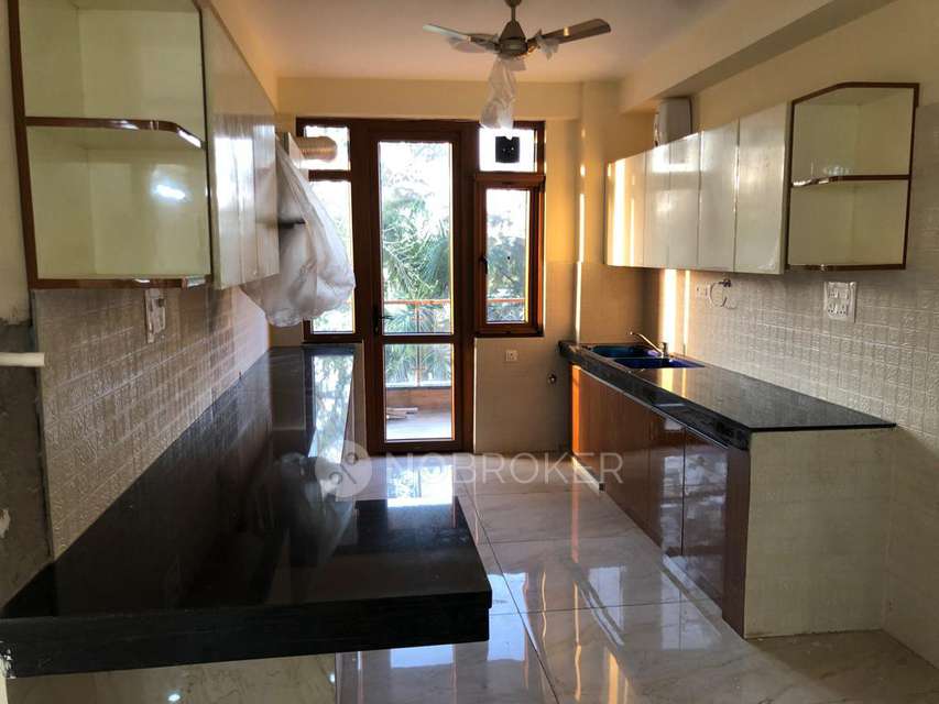 3 BHK Flat In Sb for Rent  In Sector 14