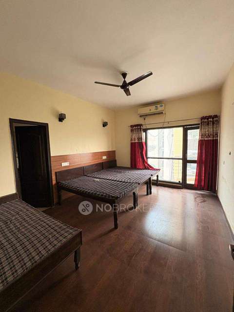 4 BHK Flat In Golf Gardenia For Sale  In Alpha Ii
