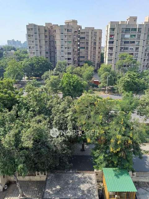 3 BHK Flat In Golf Gardenia For Sale  In Alpha Ii