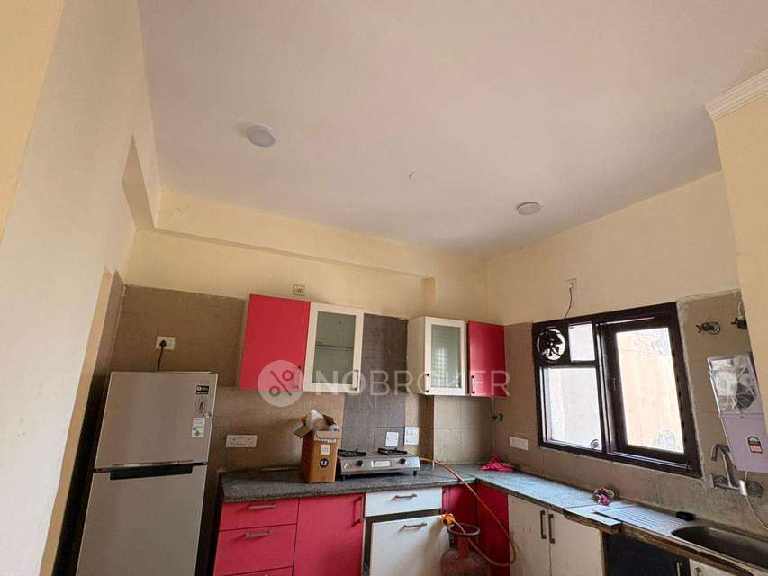 4 BHK Flat In Golf Gardenia For Sale  In Alpha Ii
