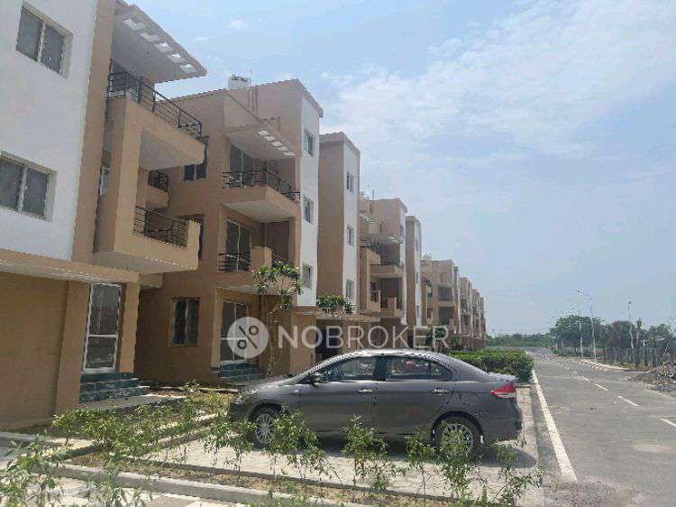 4 BHK Flat In Bptp Park Floors 1 For Sale  In Sector 77