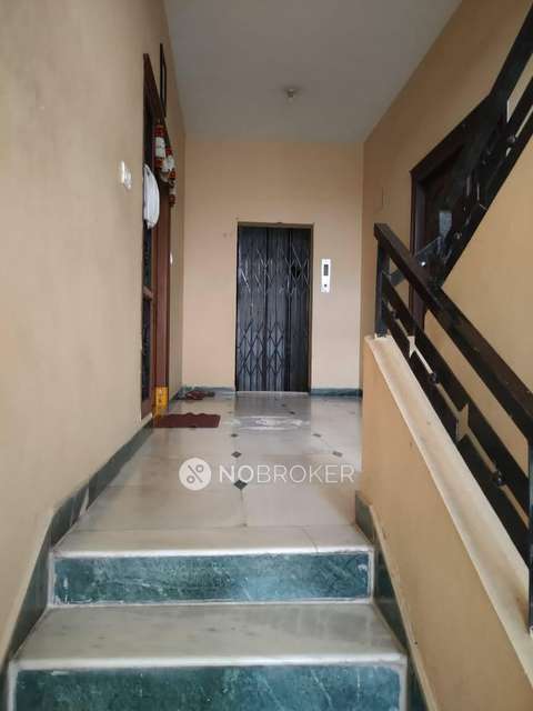 2 BHK Flat In Sriniketan Apatment  for Rent  In Sri Niketan Apartments, 1-9-29071, Vidya Nagar, Vittal Nagar, Adikmet, Hyderabad, Telangana 500044, India