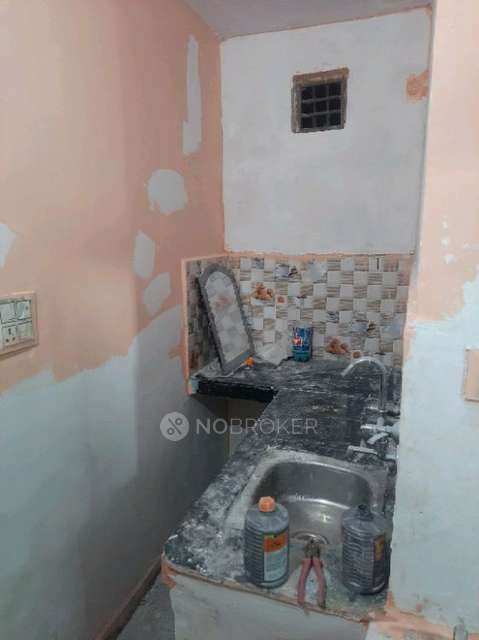 2 BHK Flat In Standlone Building for Rent  In Seelampur