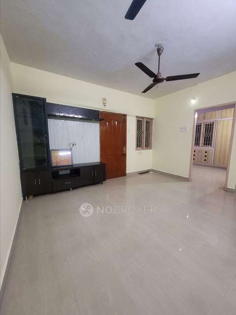 2 BHK Flat In  Giri Apartments, Virugambakkam for Rent  In Virugambakkam