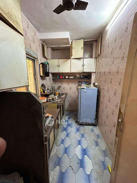 1 BHK Flat In Ishwardas Bhuvan Chs For Sale  In Kandivali East