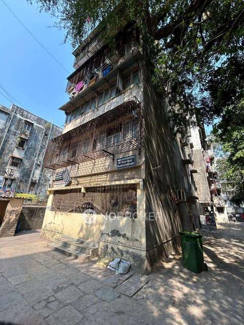 1 BHK Flat In Ishwardas Bhuvan Chs For Sale  In Kandivali East