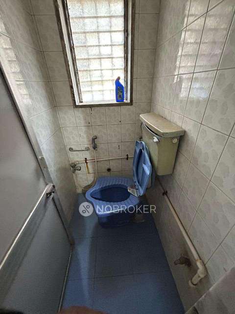 1 BHK Flat In Ishwardas Bhuvan Chs For Sale  In Kandivali East