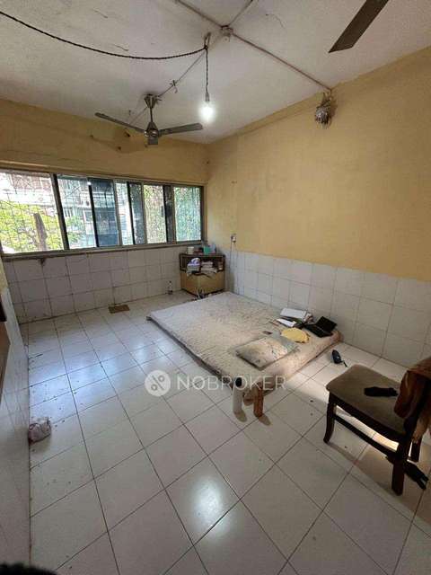 1 BHK Flat In Ishwardas Bhuvan Chs For Sale  In Kandivali East