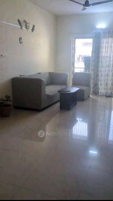 Single Room for Female In 3 BHK  In Euphoria Corporate Leisure Apartments In Bellandur