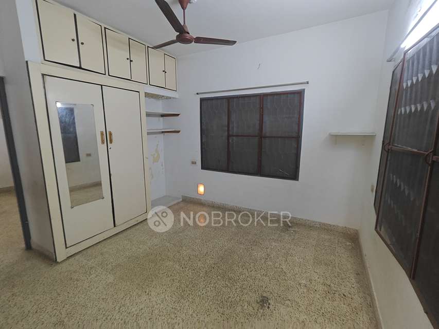 3 BHK Flat In Tvs Apartment ,venkatanarayan Road,thiyagarayanagar For Sale  In 68, West Mambalam, Chennai, Tamil Nadu 600033, India