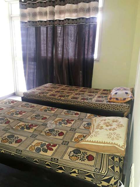 PG for Anyone in Crossings Republik