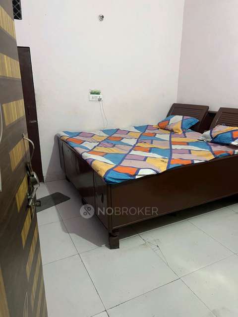 PG for Anyone in Crossings Republik