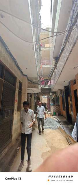 4 BHK Flat For Sale  In Shakarpur Khas