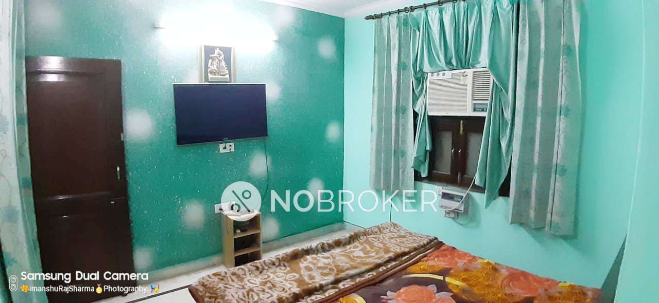 1 RK Flat for Rent  In Tagore Garden Extension