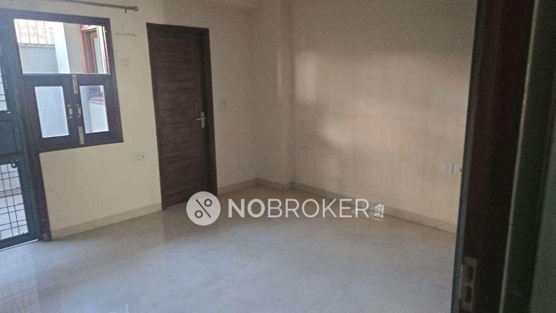 4+ BHK Flat For Sale  In Sector 52