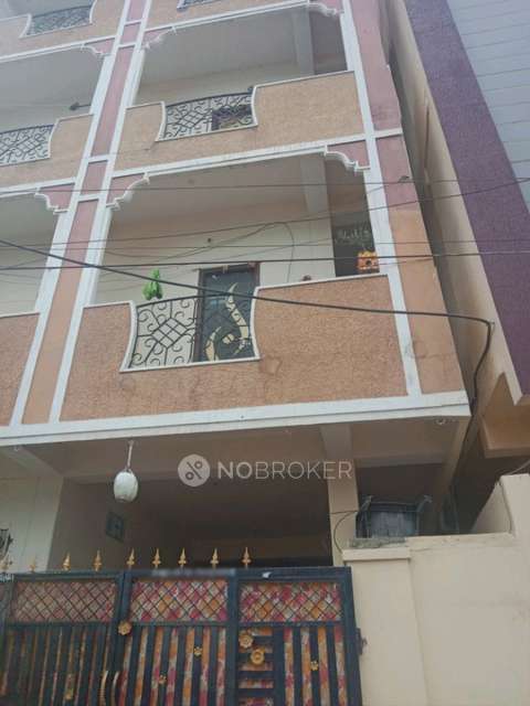 4+ BHK Flat In Standalone Building  for Rent  In Karmanghat