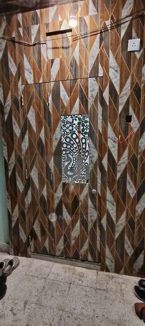 1 RK Flat In Shree Moreshwer Bilding For Sale  In Malad West