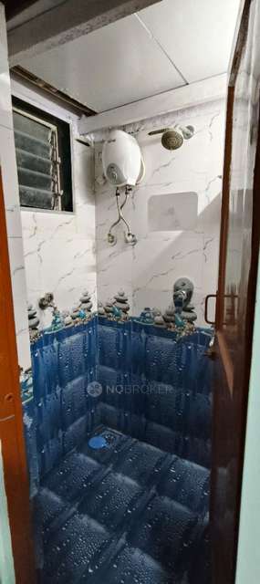 1 RK Flat In Shree Moreshwer Bilding For Sale  In Malad West