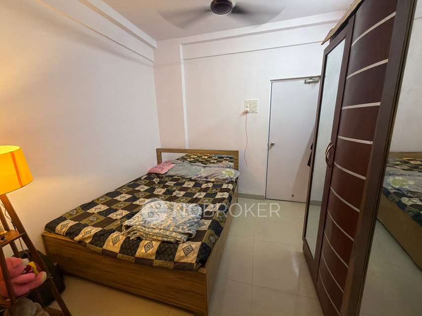 Single Room for Female In 2 BHK  In New Mahada Lokhandawala Andheri West In New Mhada, Lokhandwala
