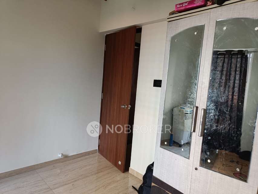Single Room for Female In 2 BHK  In Vtp Beaumonde In Pune