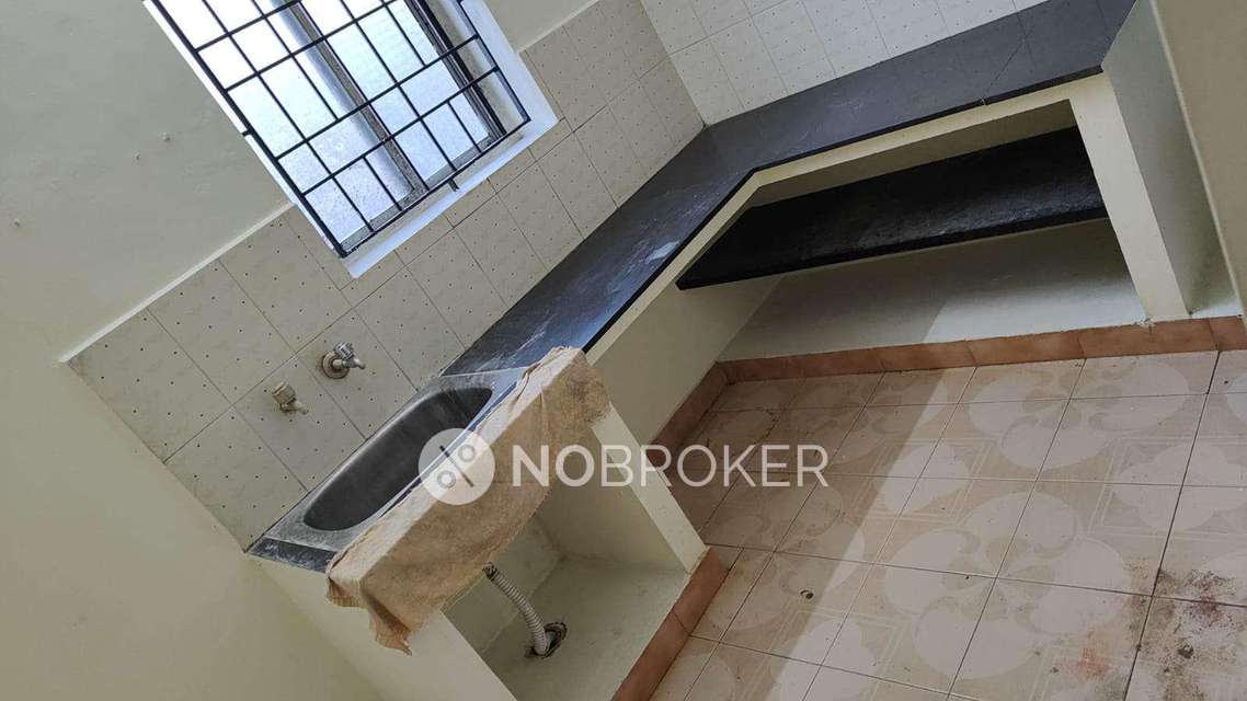 2 BHK Flat In Jayalakshimi Apartment For Sale  In  Sembakkam