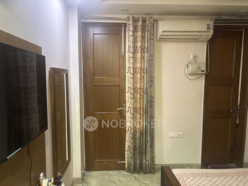 3 BHK Flat In Surya Niketan, Anand Vihar, Anand Vihar for Rent  In Anand Vihar
