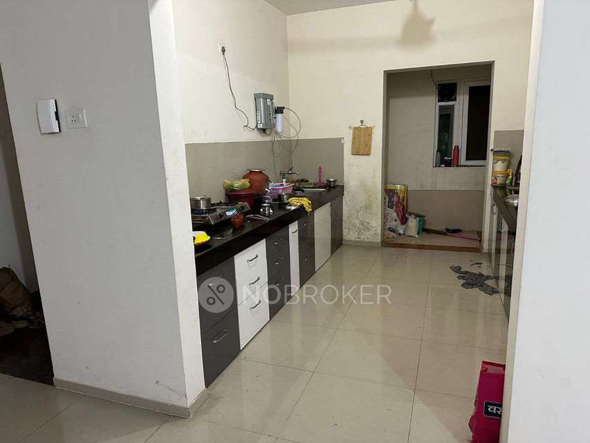 Shared Room for Female In 3 BHK  In Megapolis In Hinjawadi