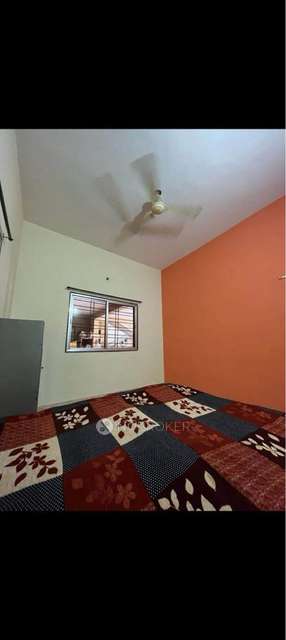 Shared Room for Male In 2 BHK  In Kharadi