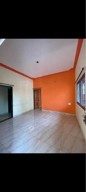 Shared Room for Male In 2 BHK  In Kharadi